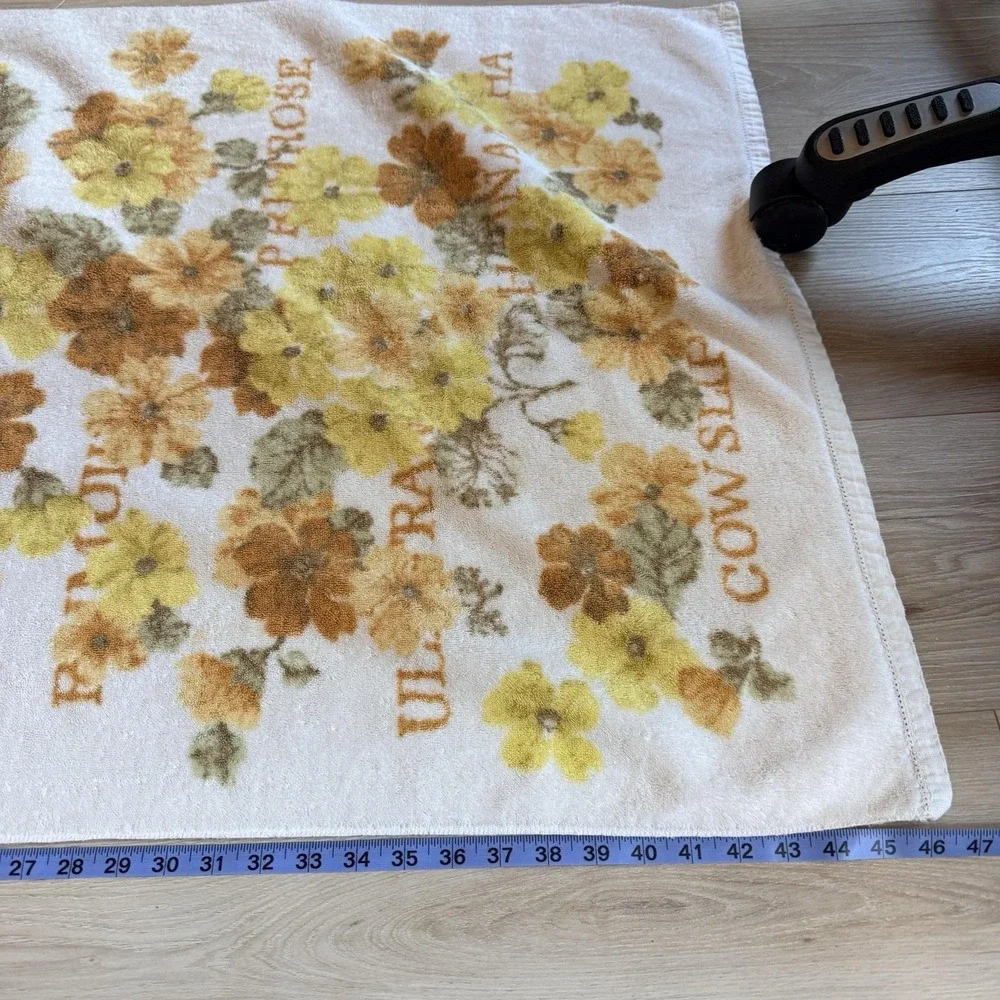 Fieldcrest Royal Velvet Bath Towel Vintage Golden Flowers 70's Cotton Fringe